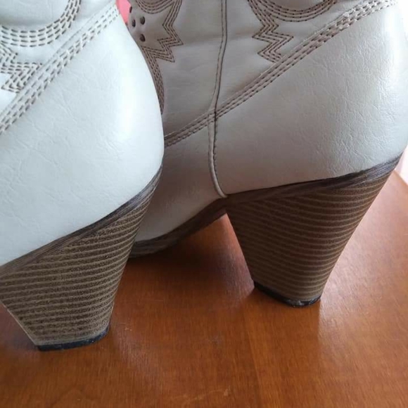 New MIA Girl Boots - Picture 5 of 5